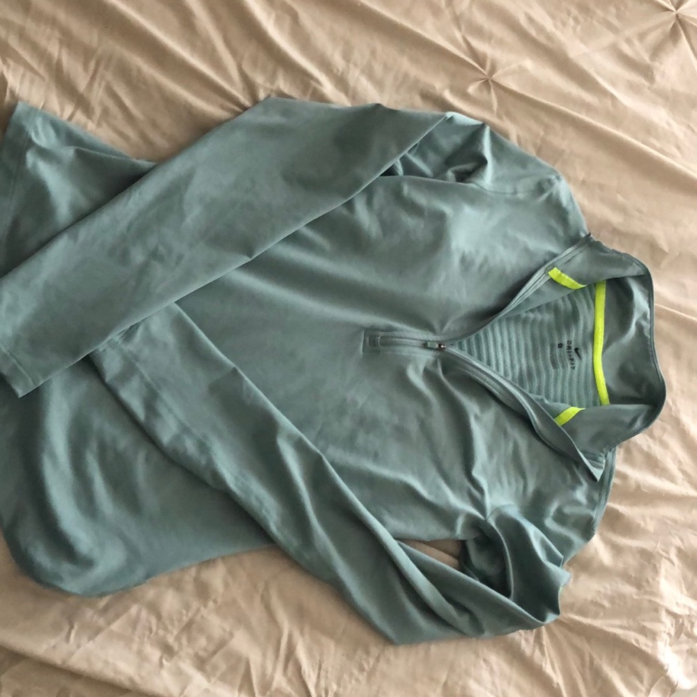 Women’s Nike dry fit jacket